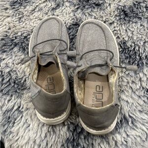 Women’s Hey Dudes - size 11 Silver